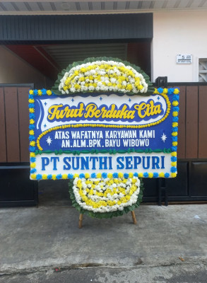 Papan Bunga Duka di Muara Uya