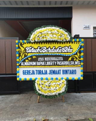 Papan Bunga Duka di Muara Uya