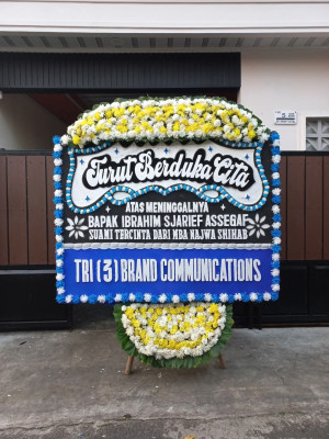 Papan Bunga Duka di Muara Uya